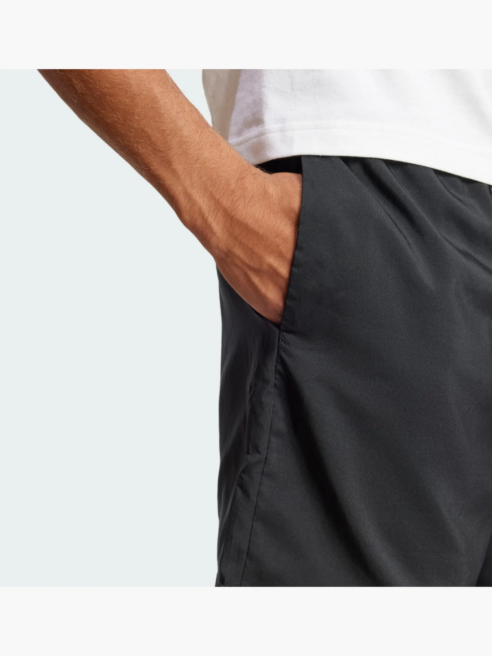 Herren adidas Essentials Small Logo Chelsea Shorts
