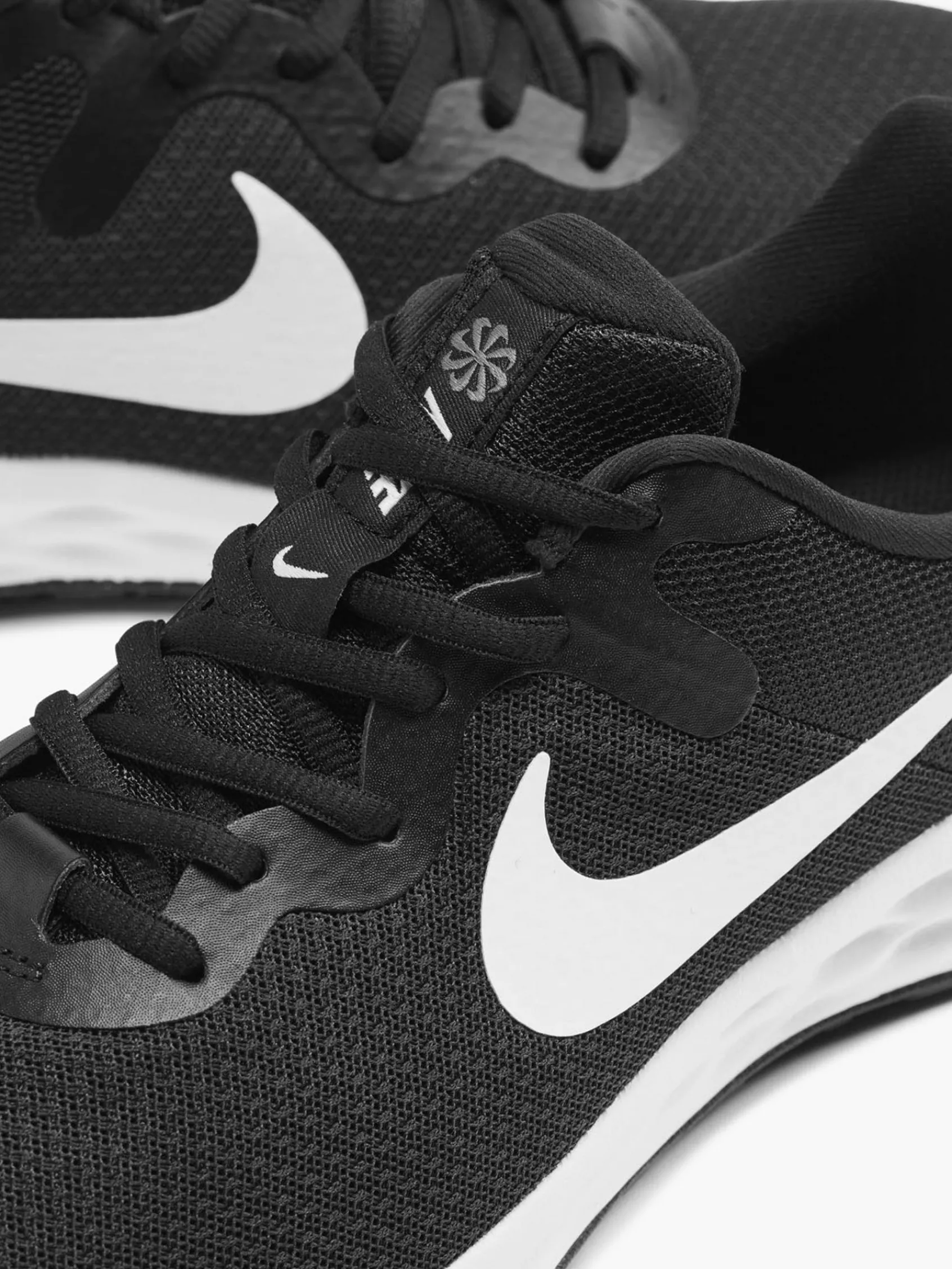 Herren Nike Laufschuh REVOLUTION 6